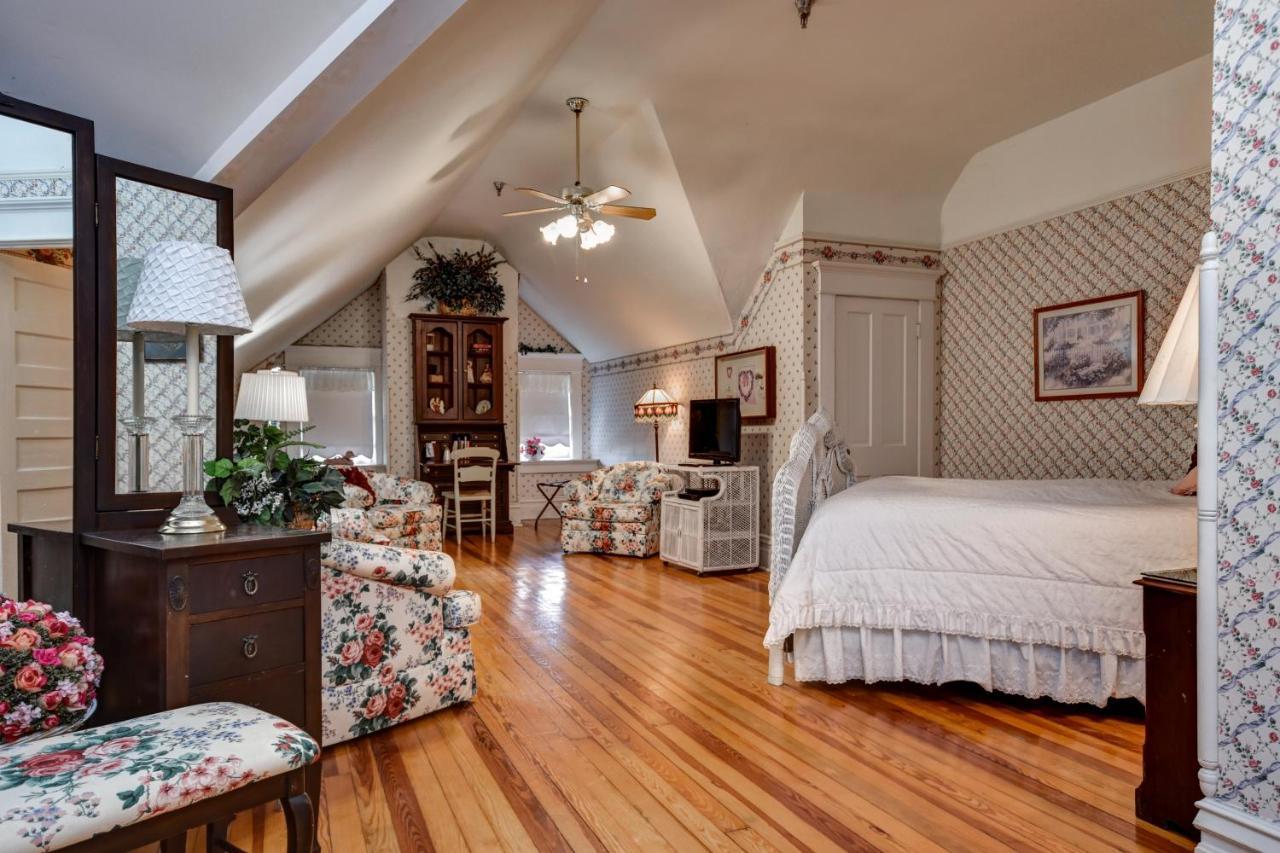 The Mansion At Elfindale Bed & Breakfast Springfield Room photo