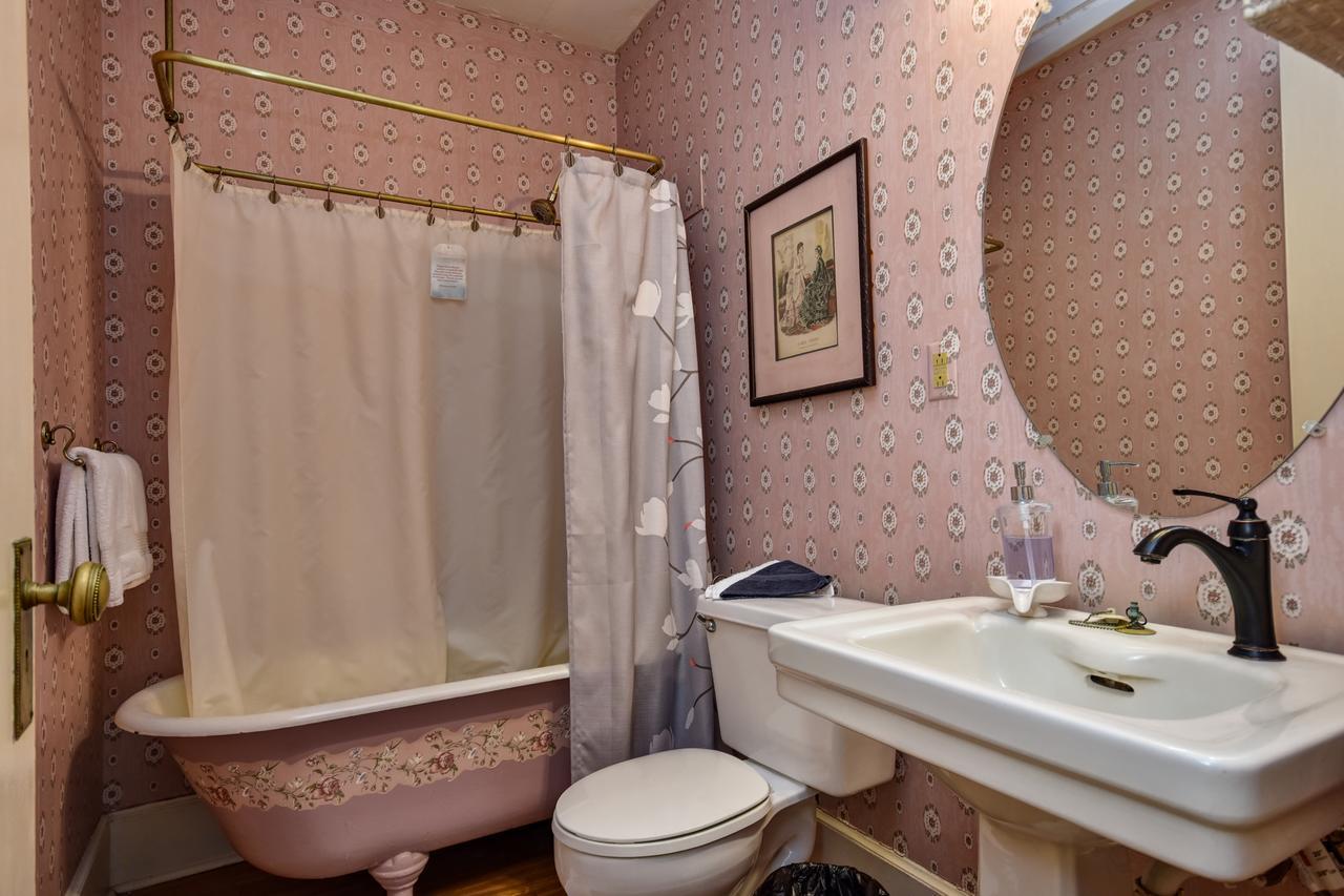 The Mansion At Elfindale Bed & Breakfast Springfield Room photo